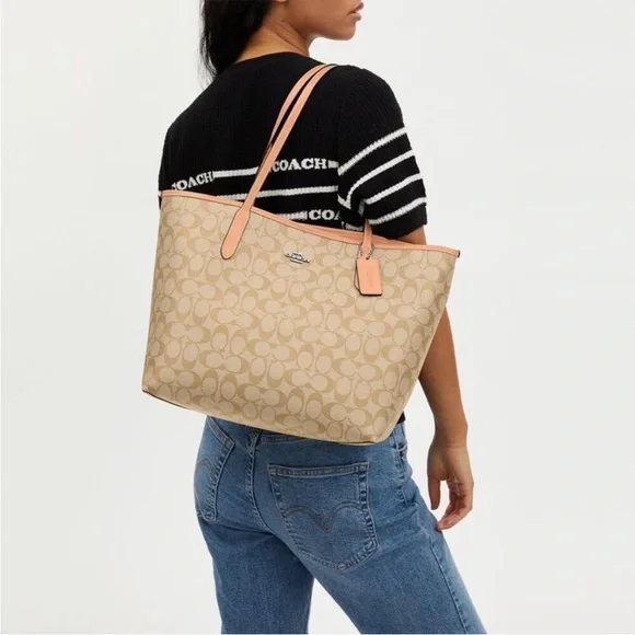 NWT！COACH CITY TOTE BAG IN SIGNATURE CANVAS（COACH 5696）fast shipping